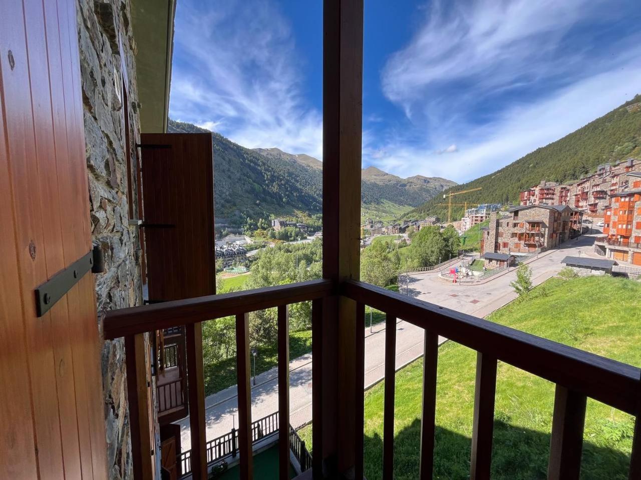Atico De 3 Con Vistas Al Valle De Incles Y Balcon - 6pax - Parking Incluido L By Bonesvacances Apartment *