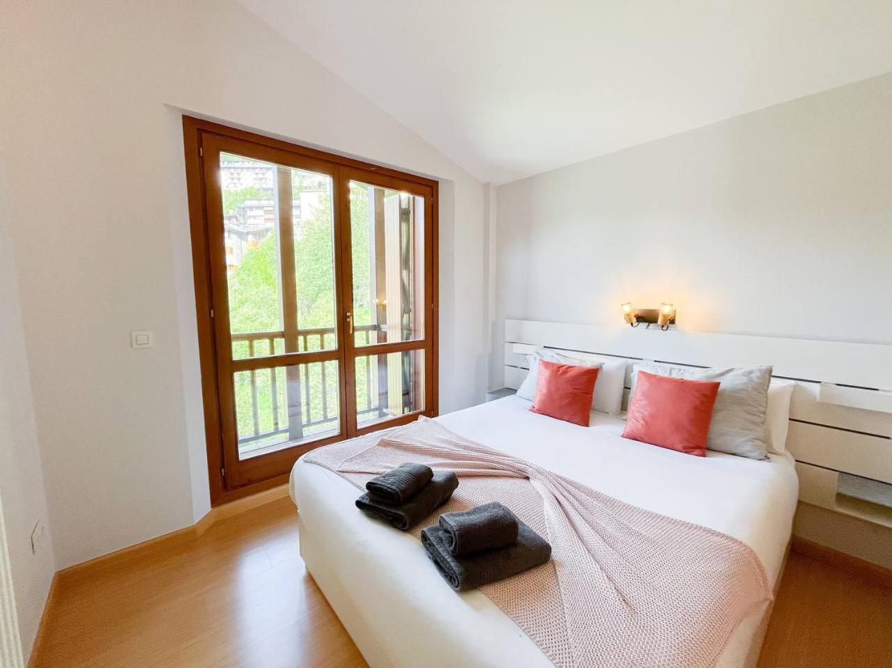 Apartment Atico De 3 Con Vistas Al Valle De Incles Y Balcon - 6pax - Parking Incluido L By Bonesvacances
